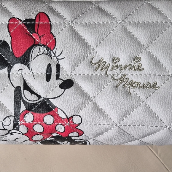 Disney Minnie Mouse Quilted Bag in White and Red - Picture 7 of 10